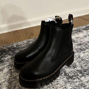 Doc Marten Chelsea Boots